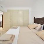 Lujoso Adosado Frente Al Mar Con Piscina Y Jardin - Riviera Andaluza 3 Hébergement de vacances *