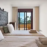 Будинок відпочинку Lujoso Adosado Frente Al Mar Con Piscina Y Jardin - Riviera Andaluza 3 *