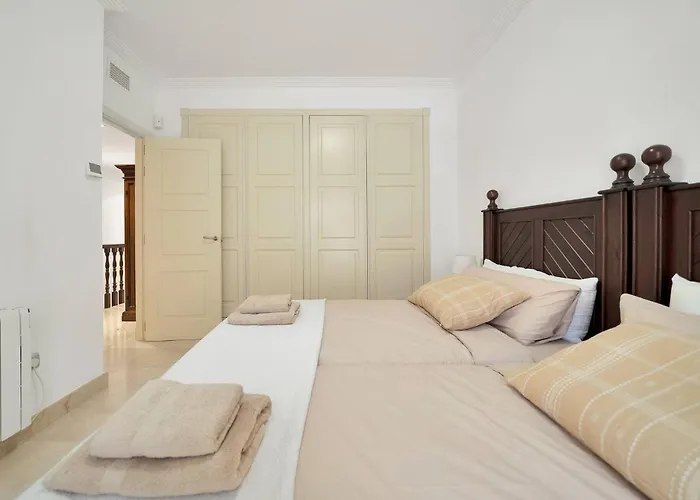 Lujoso Adosado Frente Al Mar Con Piscina Y Jardin - Riviera Andaluza 3 Nyaraló *